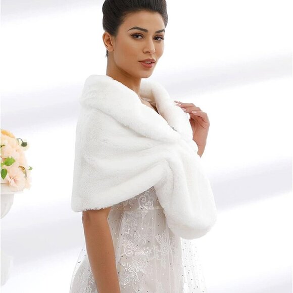 Women's Wedding Fur Wraps and Shawls Bridal Fur Stoles Scarf with Rhinestones Br - Picture 2 of 7